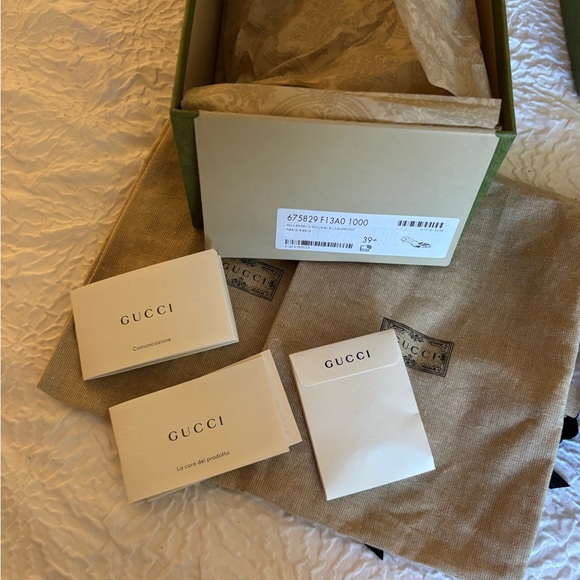 Elegant Black Slingback Pumps - Picture 6 of 6